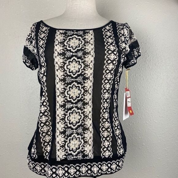 NWT Tape Measure Women’s Top Size M - Picture 1 of 6